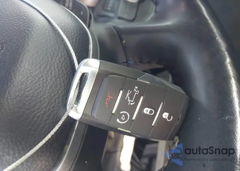 2020 Ram 1500 Laramie 4X2 5'7 Box z USA, uszkodzony, nr VIN 1C6RREJT1LN235332